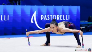 aa q wang zilu chn sfe04178 copia simone ferraro ph